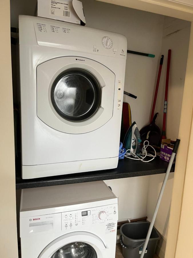 Comfortable 3 Bedroom Home In アビーモア エクステリア 写真